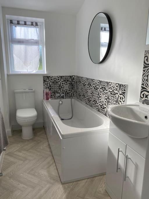 South Cottage - Garden, Views, Parking, Dogs, Cheshire, Walks, Family Adlington Exterior foto
